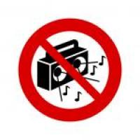 Elektronische versterkte muziek niet toegelaten